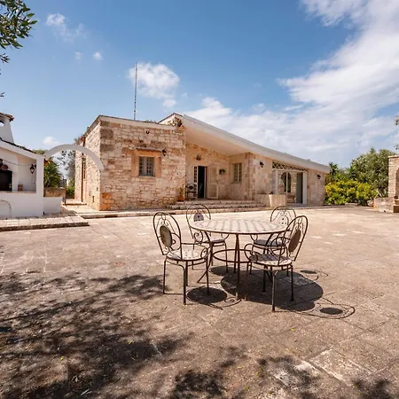Trullo Ulivo With Pool Villa