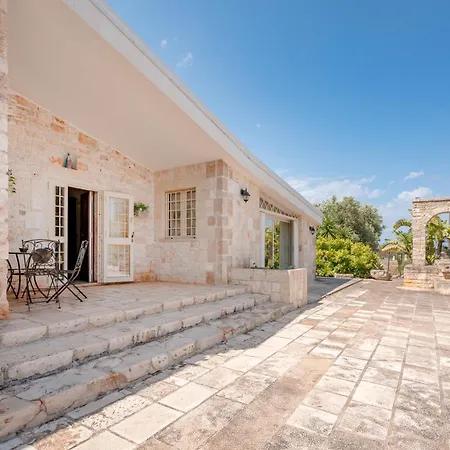 Villa Trullo Ulivo With Pool Carovigno