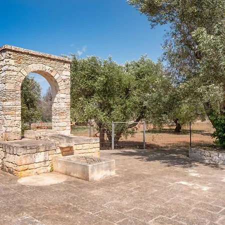 Trullo Ulivo With Pool * Carovigno